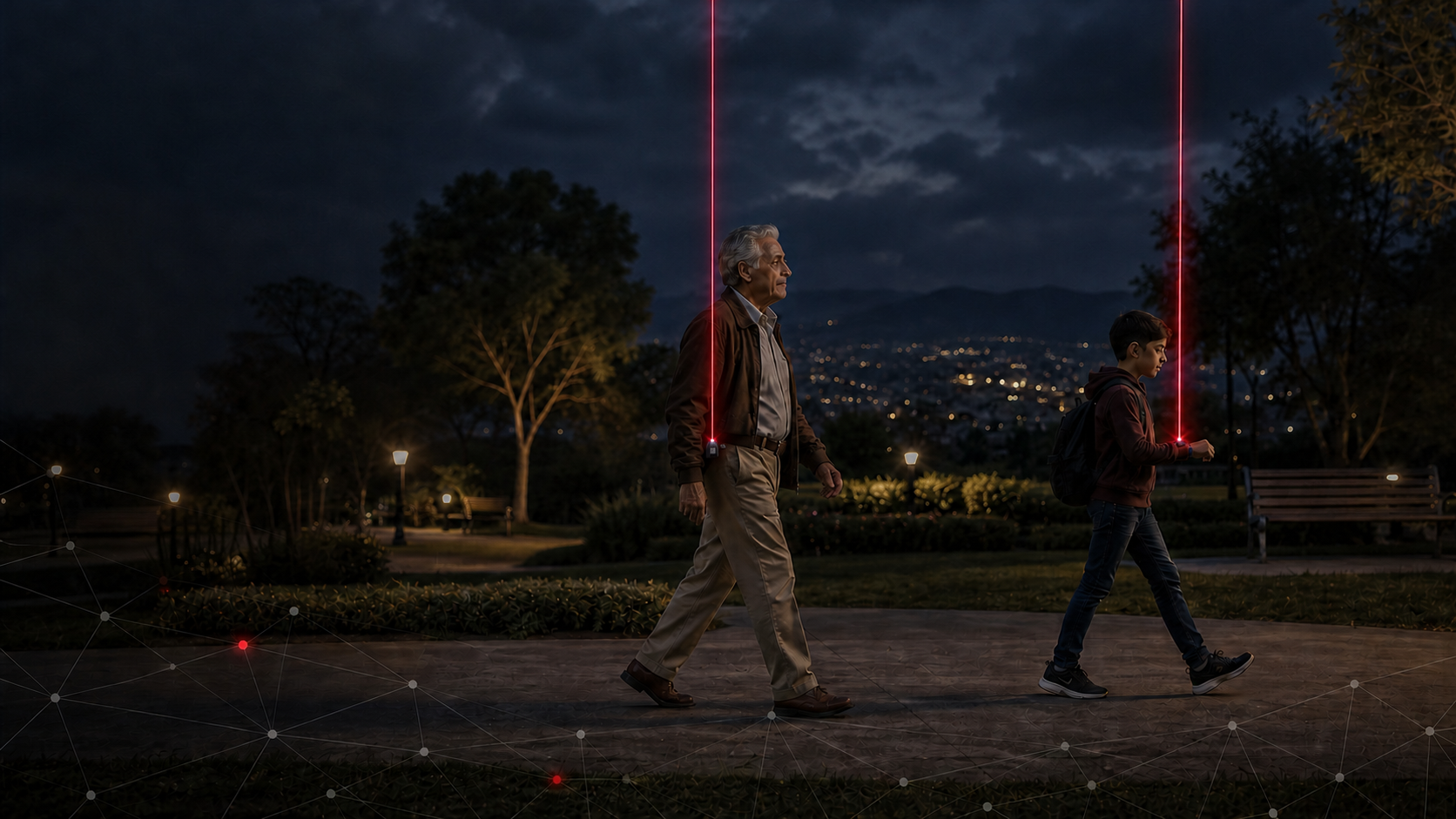 Adulto mayor con llavero SOS y niño con reloj GPS protegidos mediante GeoControl.